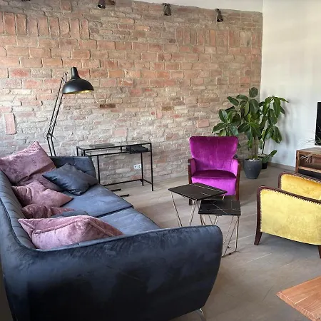 Opera Apartman *
